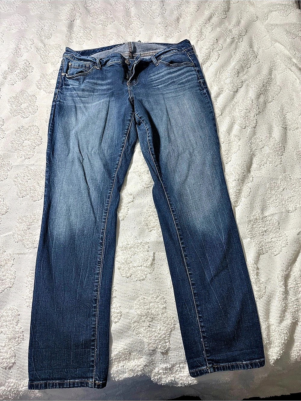 Torrid Size 14 Stretch Straight Leg Jeans Medium Wash